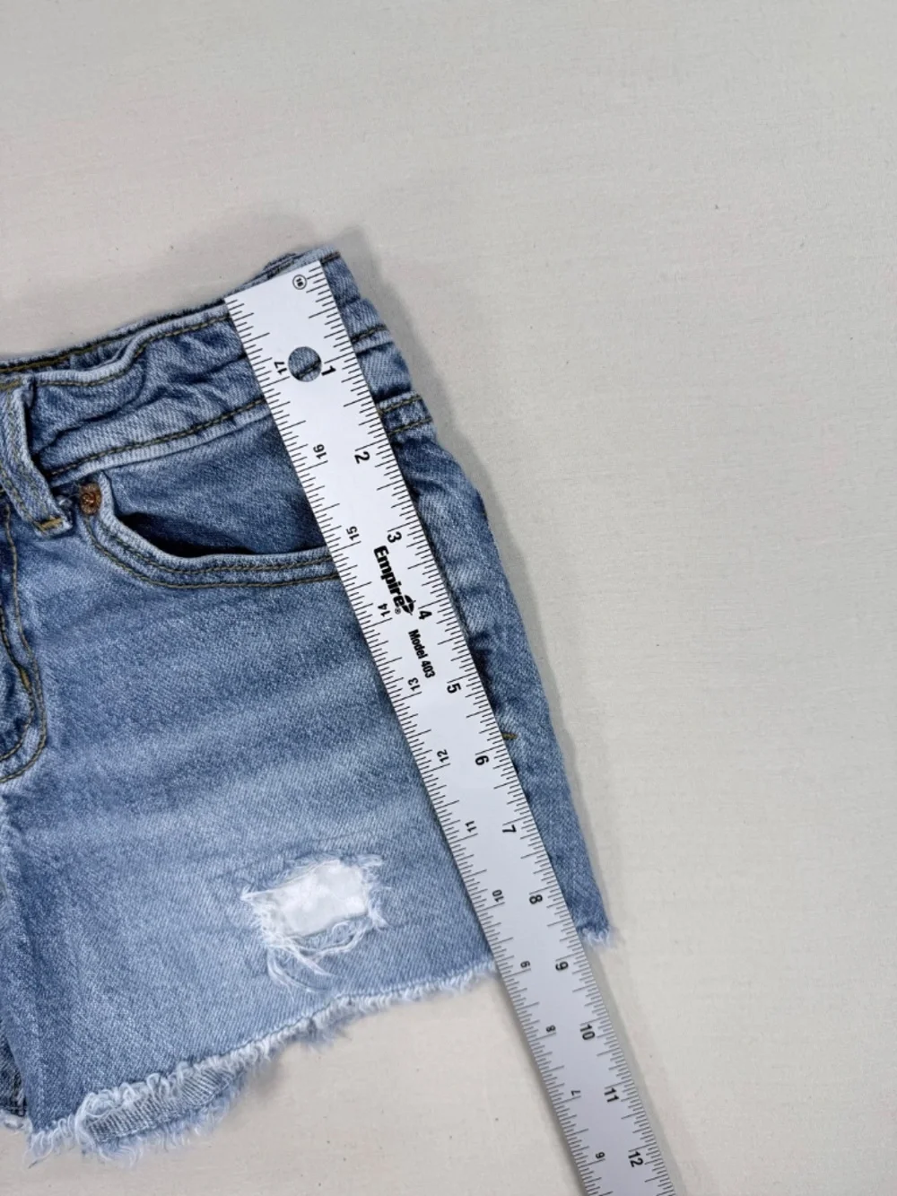 Cat & Jack Girls Mid-Rise Cutoff Destructed Denim Jean Shorts Size S (6/7)